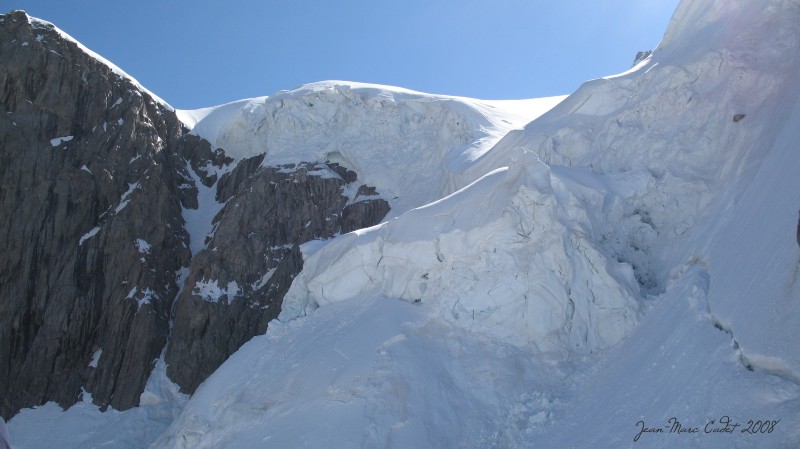 Les séracs de la du glacier dessous la Pointe Isabella