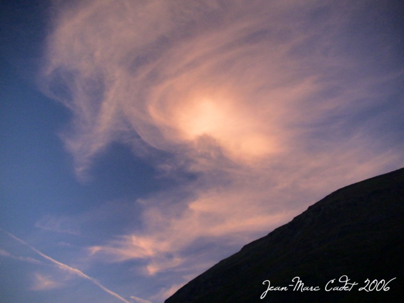 Le ciel se teinte au dessus du bivouac (Hautes Pyrénées)