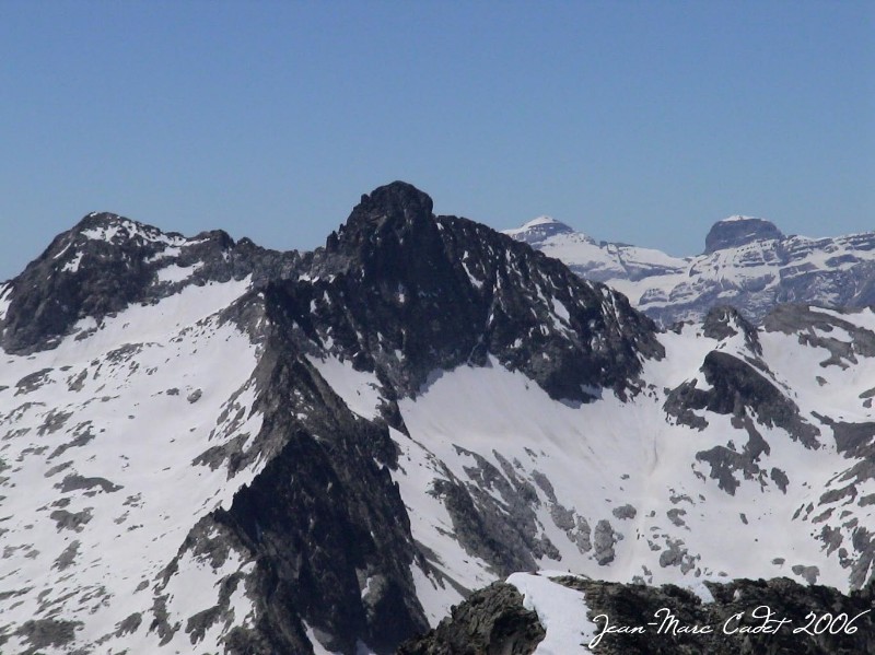 Le Pic Long, le Mont Perdu et le Cylindre du Marboré depuis le Néouvielle (Hautes Pyrénées)