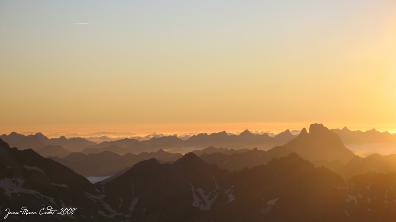 Dégradé de couleur autour du Pic du Midi d'Ossau (Hautes Pyrénées)