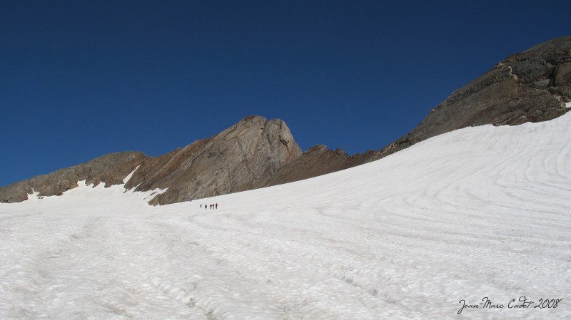Le Vignemale trônant sur son glacier (Hautes Pyrénées)